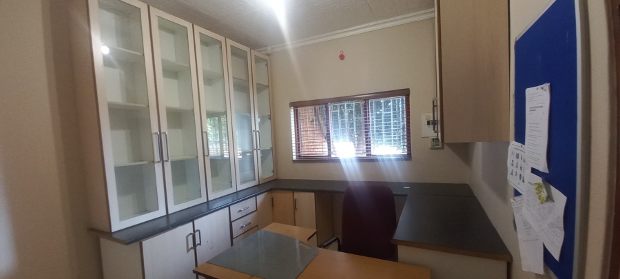 5 Bedroom Property for Sale in Flora Park Limpopo