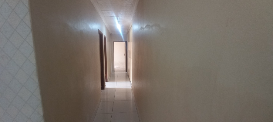 5 Bedroom Property for Sale in Flora Park Limpopo