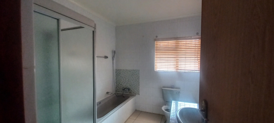 5 Bedroom Property for Sale in Flora Park Limpopo