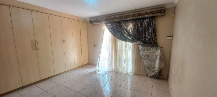 5 Bedroom Property for Sale in Flora Park Limpopo