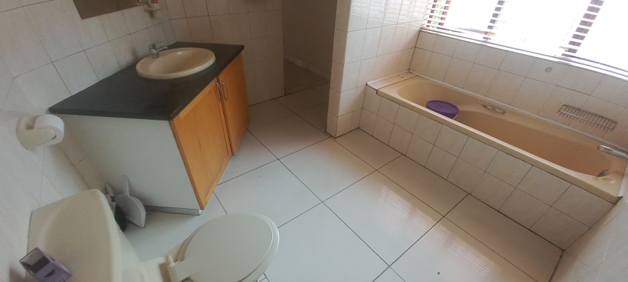 5 Bedroom Property for Sale in Flora Park Limpopo