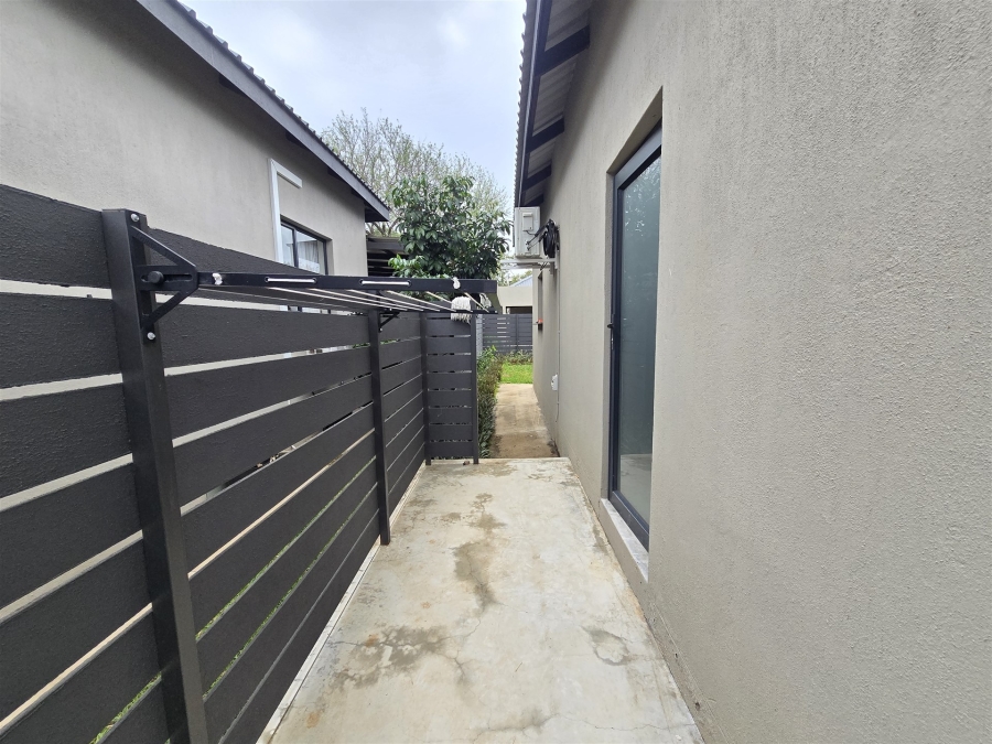 2 Bedroom Property for Sale in Hoedspruit Limpopo