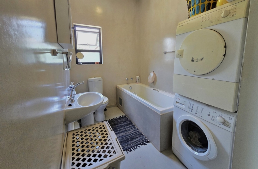 2 Bedroom Property for Sale in Hoedspruit Limpopo