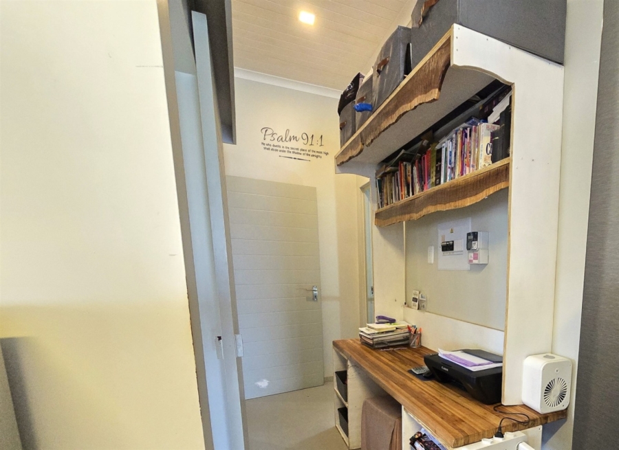 2 Bedroom Property for Sale in Hoedspruit Limpopo