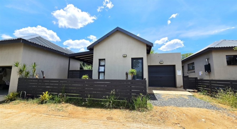 2 Bedroom Property for Sale in Hoedspruit Limpopo