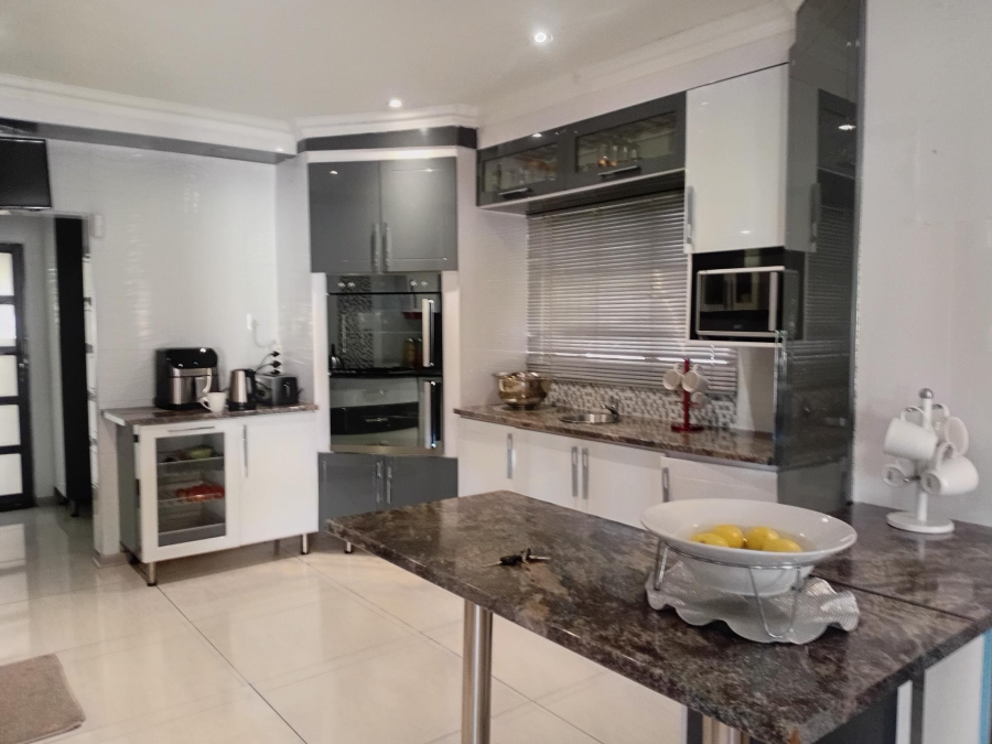 2 Bedroom Property for Sale in Chroompark Limpopo