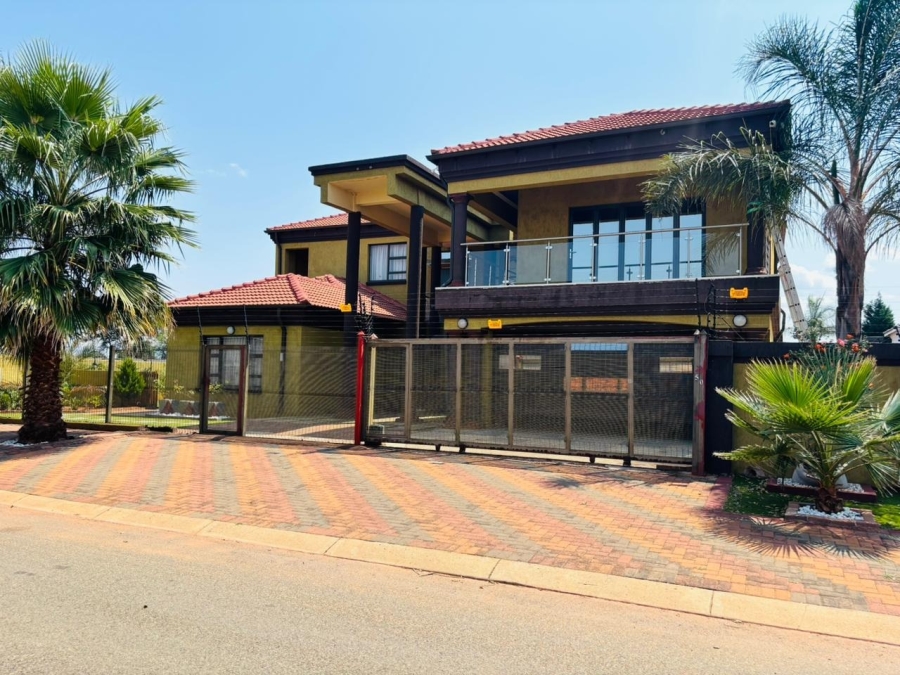 7 Bedroom Property for Sale in Chroompark Limpopo