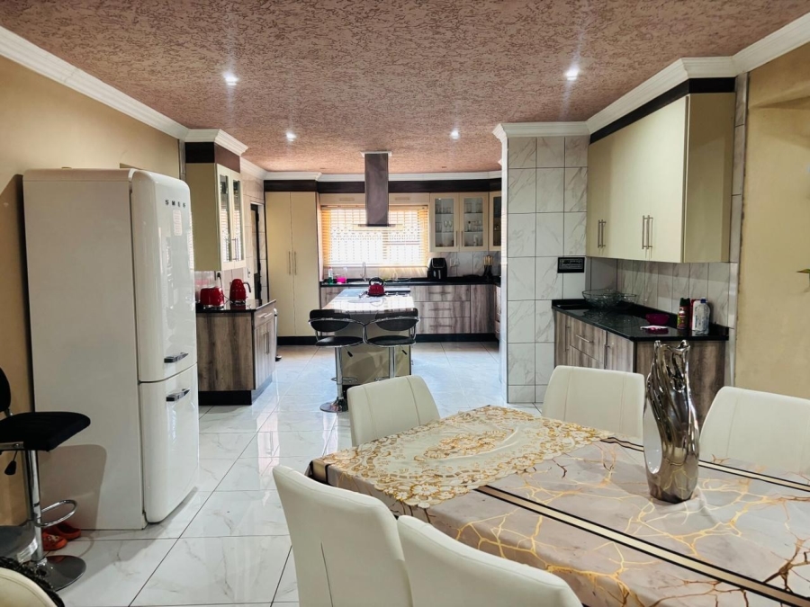 7 Bedroom Property for Sale in Chroompark Limpopo