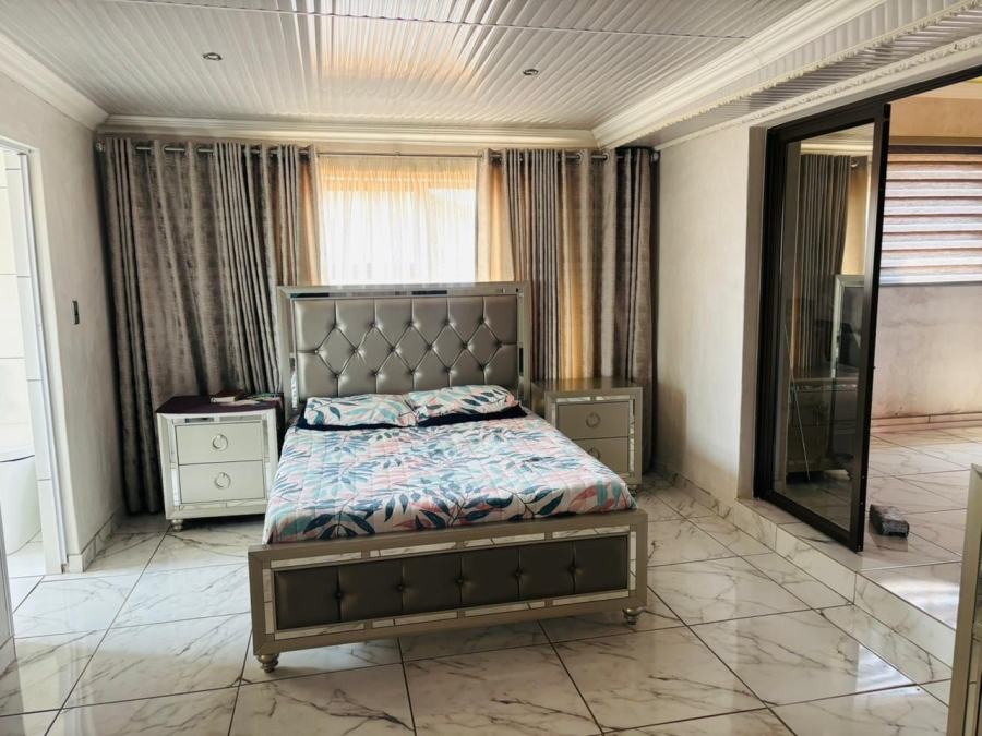 7 Bedroom Property for Sale in Chroompark Limpopo