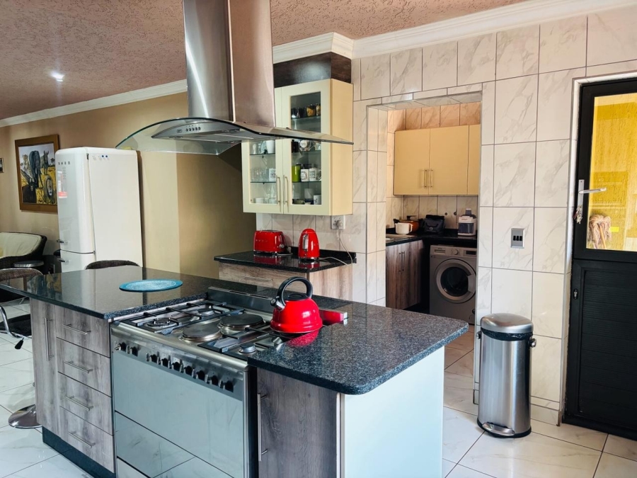 7 Bedroom Property for Sale in Chroompark Limpopo