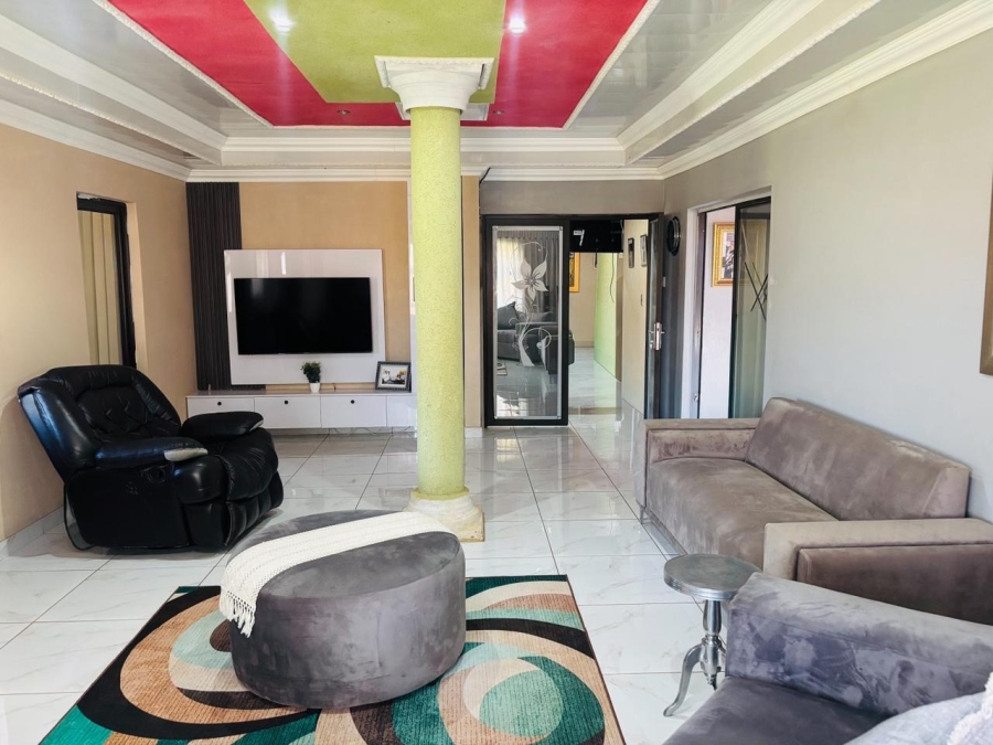 7 Bedroom Property for Sale in Chroompark Limpopo