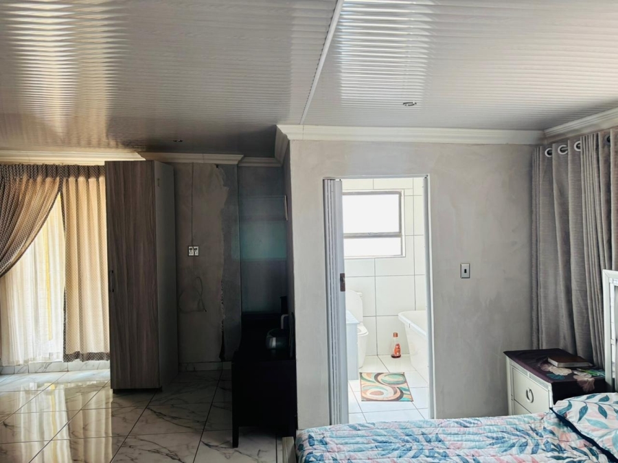 7 Bedroom Property for Sale in Chroompark Limpopo