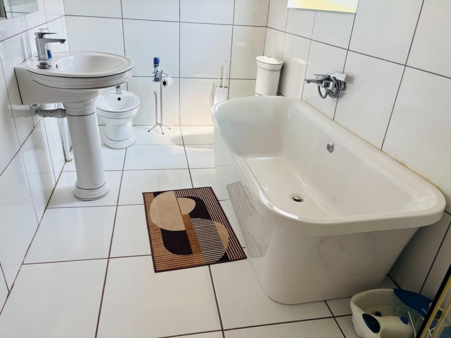 7 Bedroom Property for Sale in Chroompark Limpopo