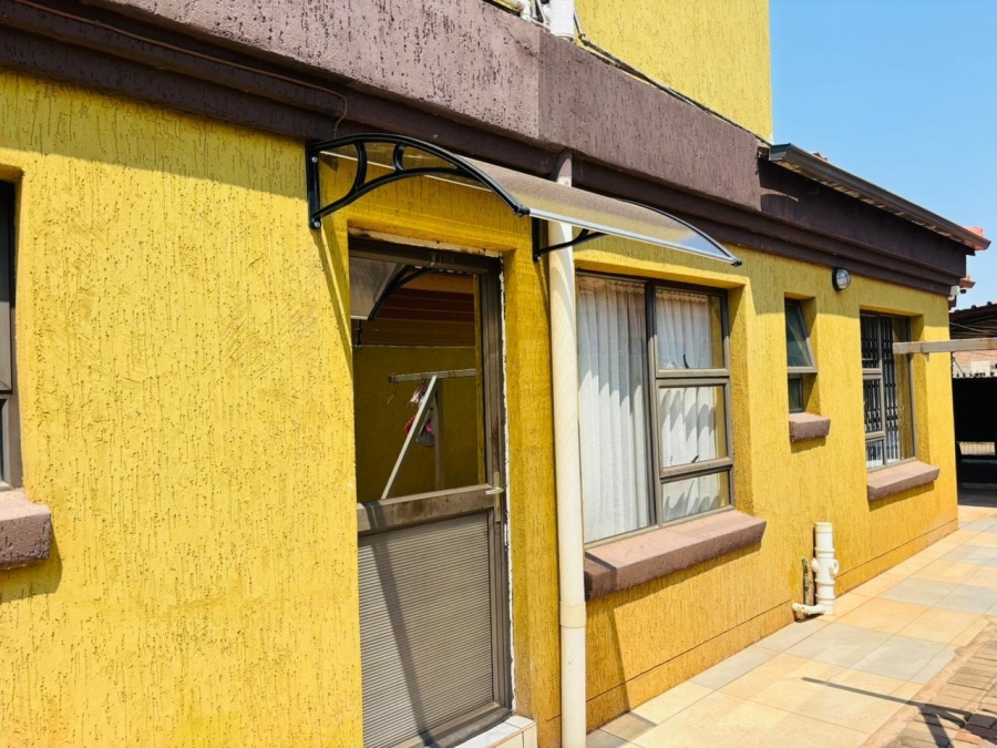 7 Bedroom Property for Sale in Chroompark Limpopo