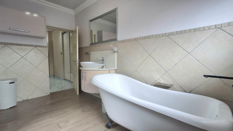 4 Bedroom Property for Sale in Bendor Limpopo