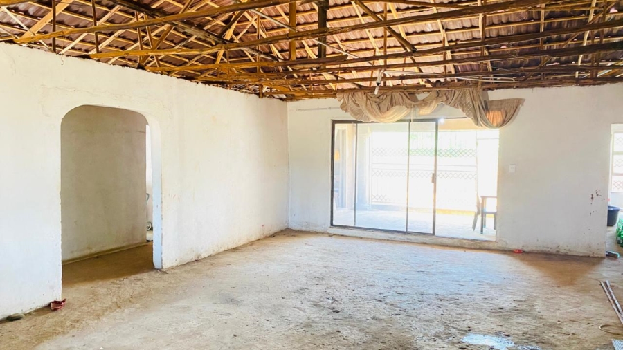 5 Bedroom Property for Sale in Tshikota Limpopo