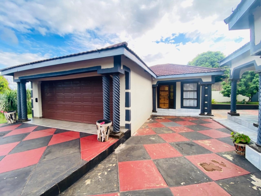 5 Bedroom Property for Sale in Tshilamba Limpopo