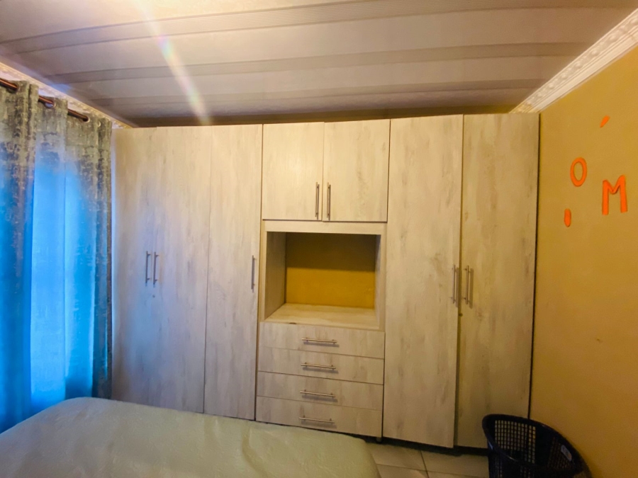 5 Bedroom Property for Sale in Tshilamba Limpopo