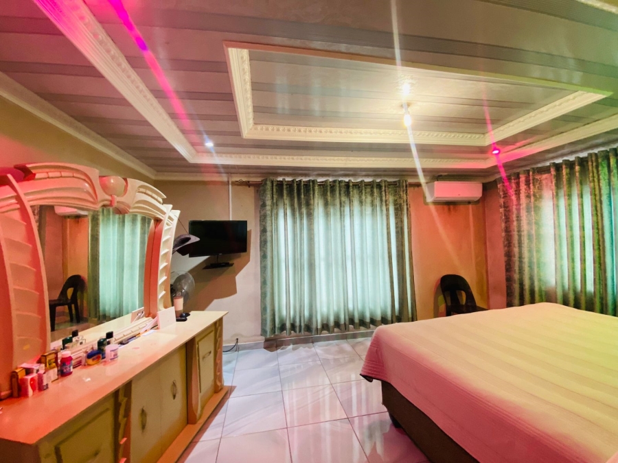 5 Bedroom Property for Sale in Tshilamba Limpopo