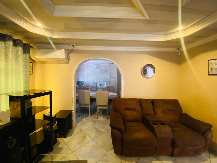 5 Bedroom Property for Sale in Tshilamba Limpopo