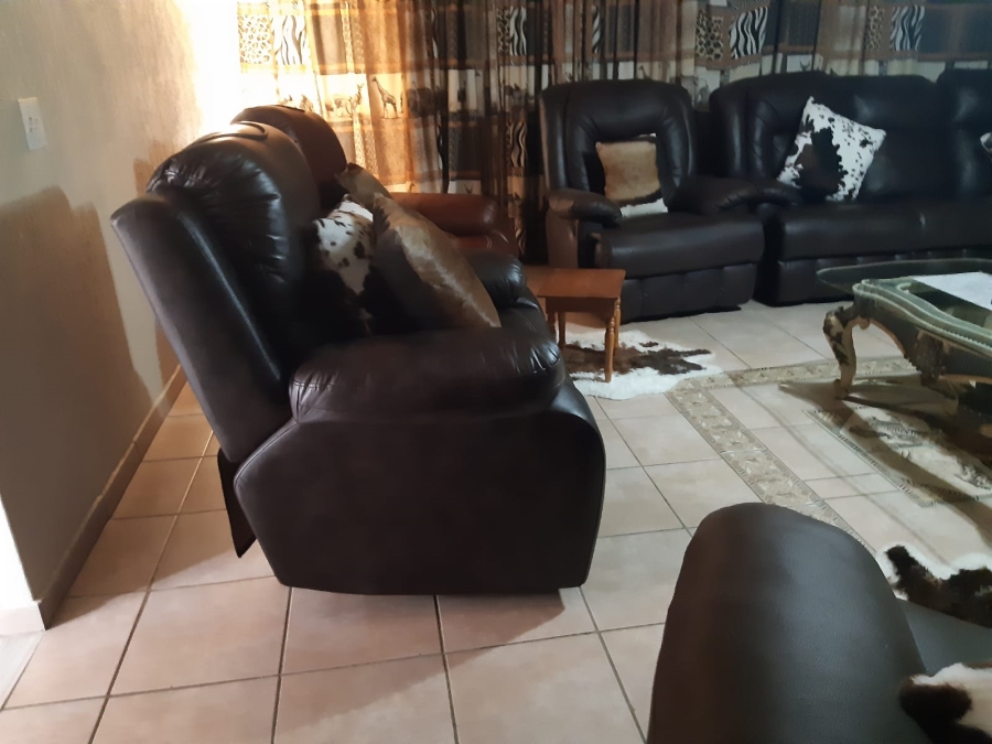 5 Bedroom Property for Sale in Flora Park Limpopo