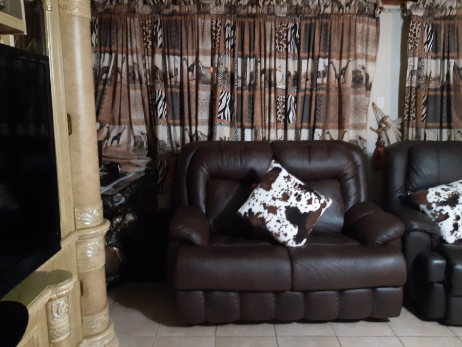 5 Bedroom Property for Sale in Flora Park Limpopo