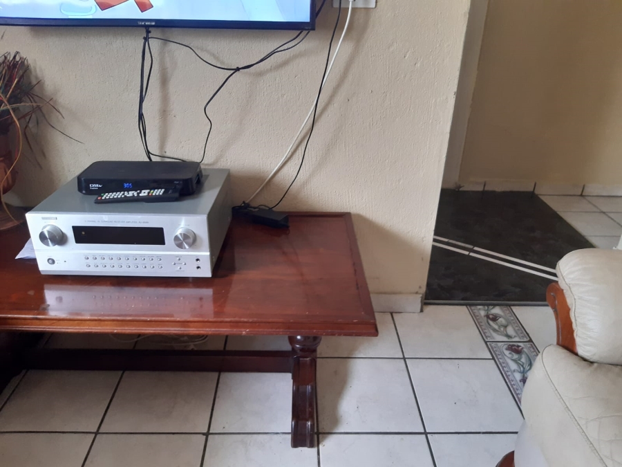 5 Bedroom Property for Sale in Flora Park Limpopo