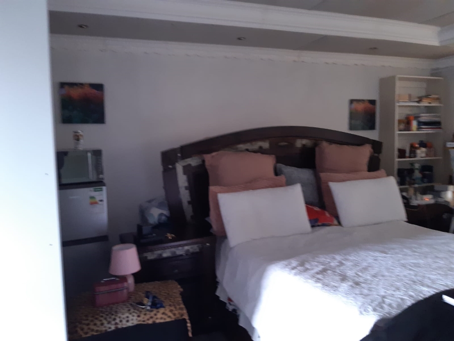 5 Bedroom Property for Sale in Flora Park Limpopo