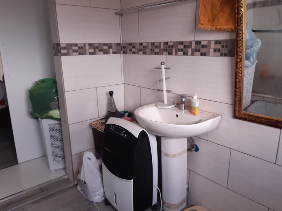 5 Bedroom Property for Sale in Flora Park Limpopo