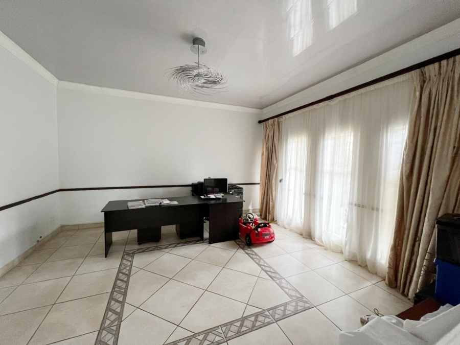 5 Bedroom Property for Sale in Bendor Limpopo