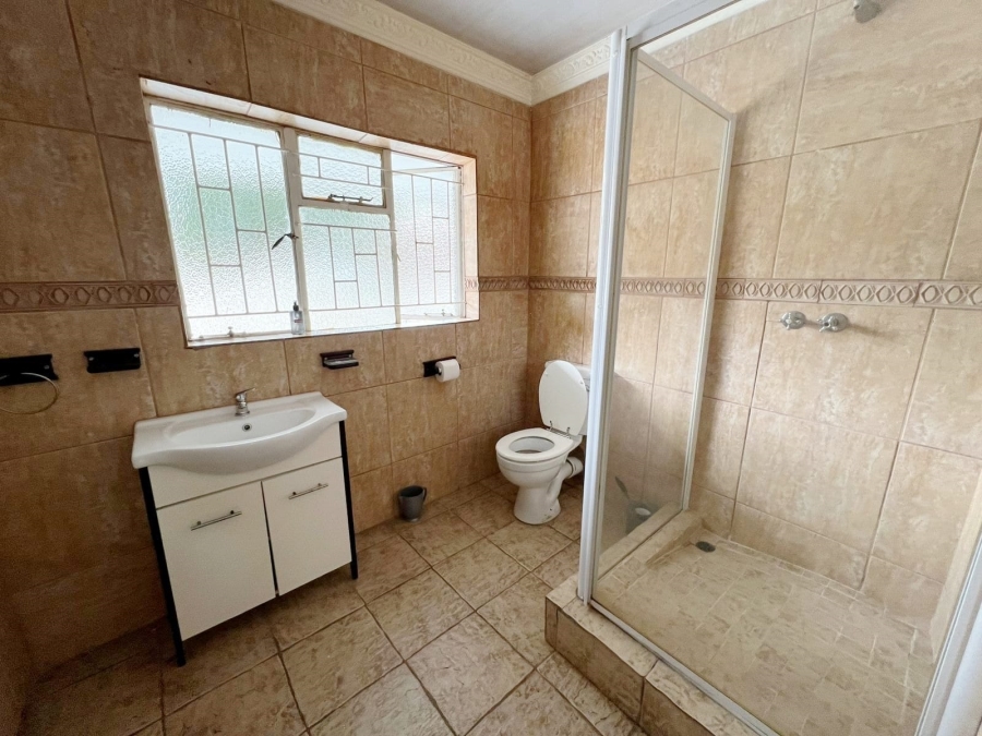 5 Bedroom Property for Sale in Bendor Limpopo