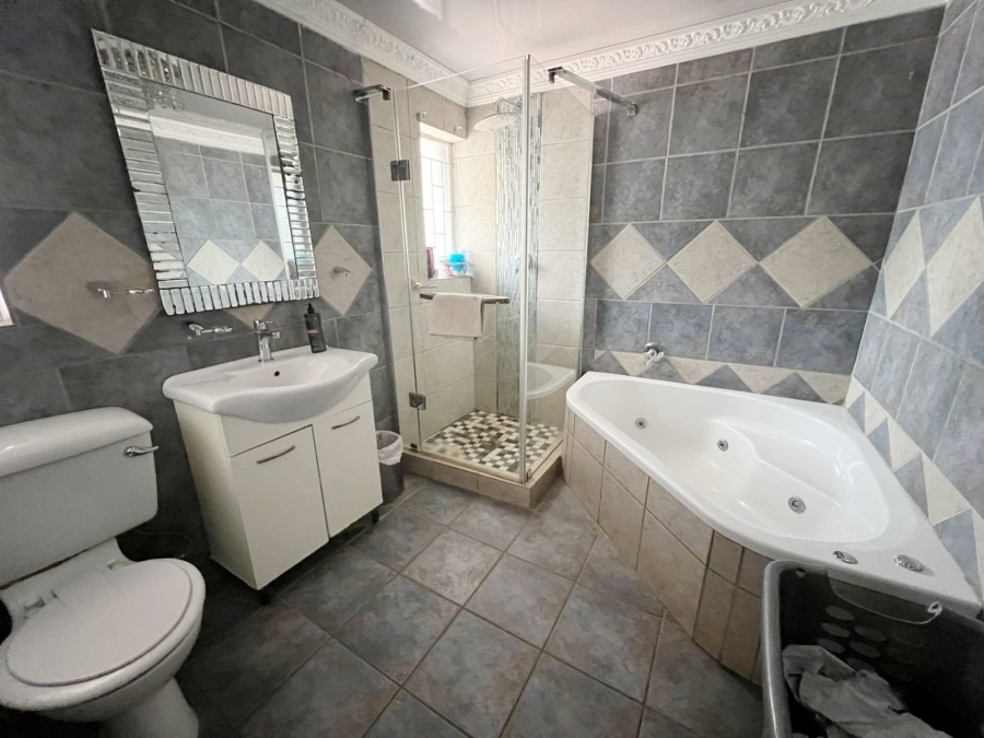 5 Bedroom Property for Sale in Bendor Limpopo