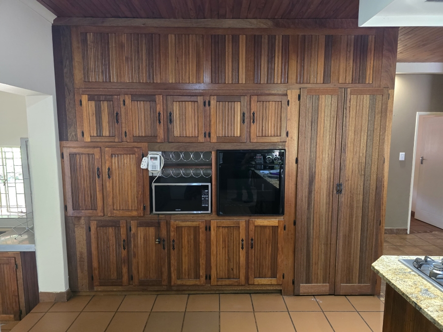 6 Bedroom Property for Sale in Louis Trichardt Limpopo