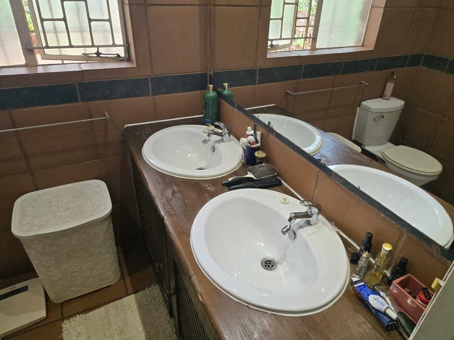 6 Bedroom Property for Sale in Louis Trichardt Limpopo