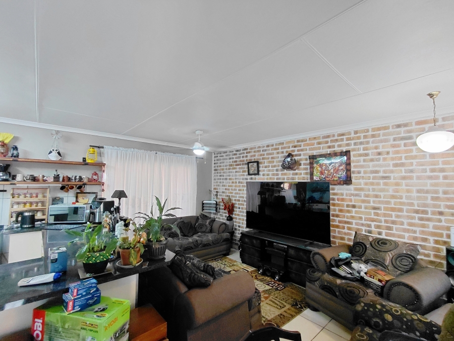 2 Bedroom Property for Sale in Annadale Limpopo