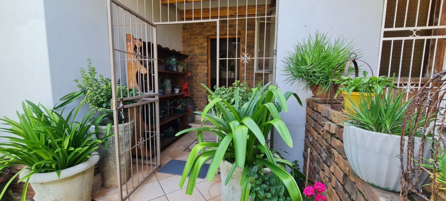 4 Bedroom Property for Sale in Kameeldoringpark Limpopo