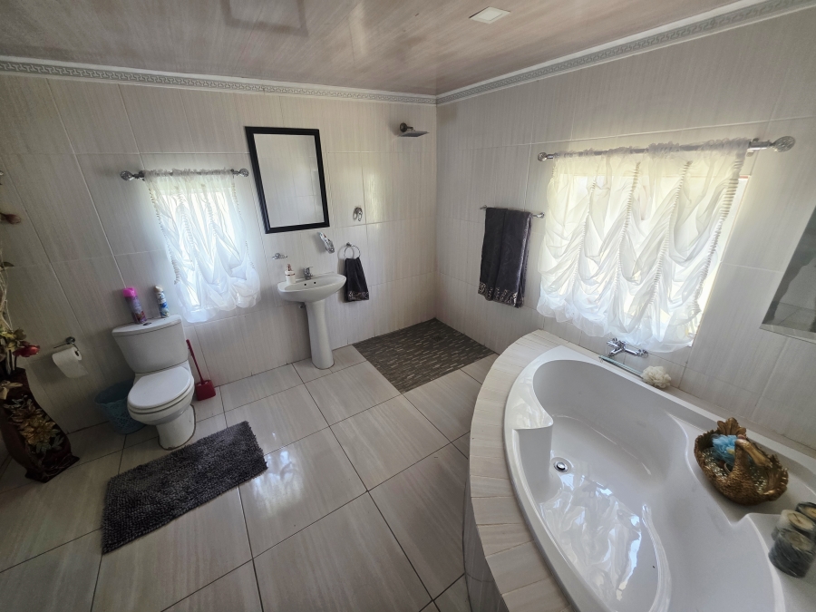 4 Bedroom Property for Sale in Radium Limpopo