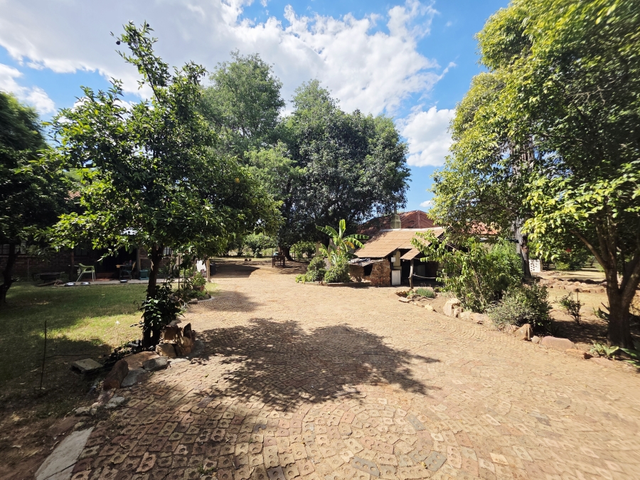 7 Bedroom Property for Sale in Buffelsdoorns AH Limpopo
