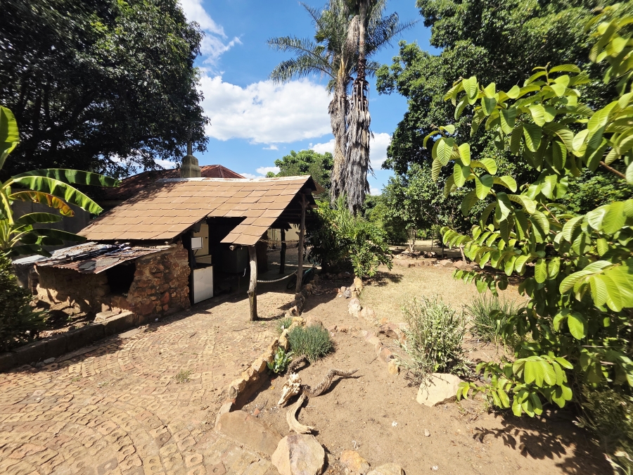 7 Bedroom Property for Sale in Buffelsdoorns AH Limpopo