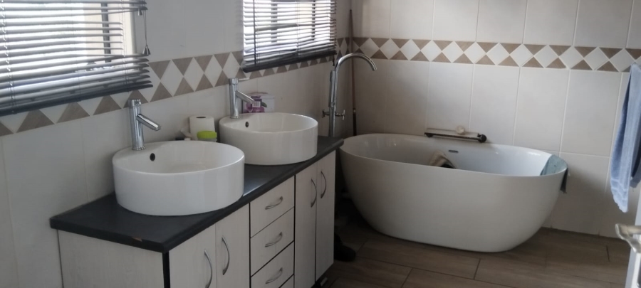 4 Bedroom Property for Sale in Lephalale Limpopo