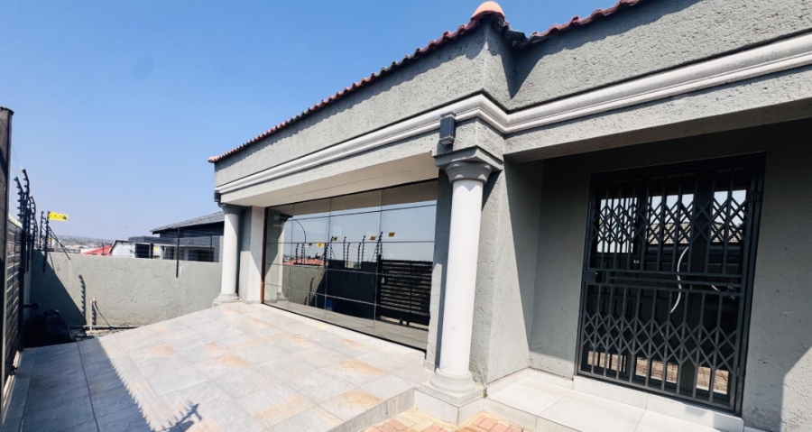 3 Bedroom Property for Sale in Mahlasedi Park Limpopo