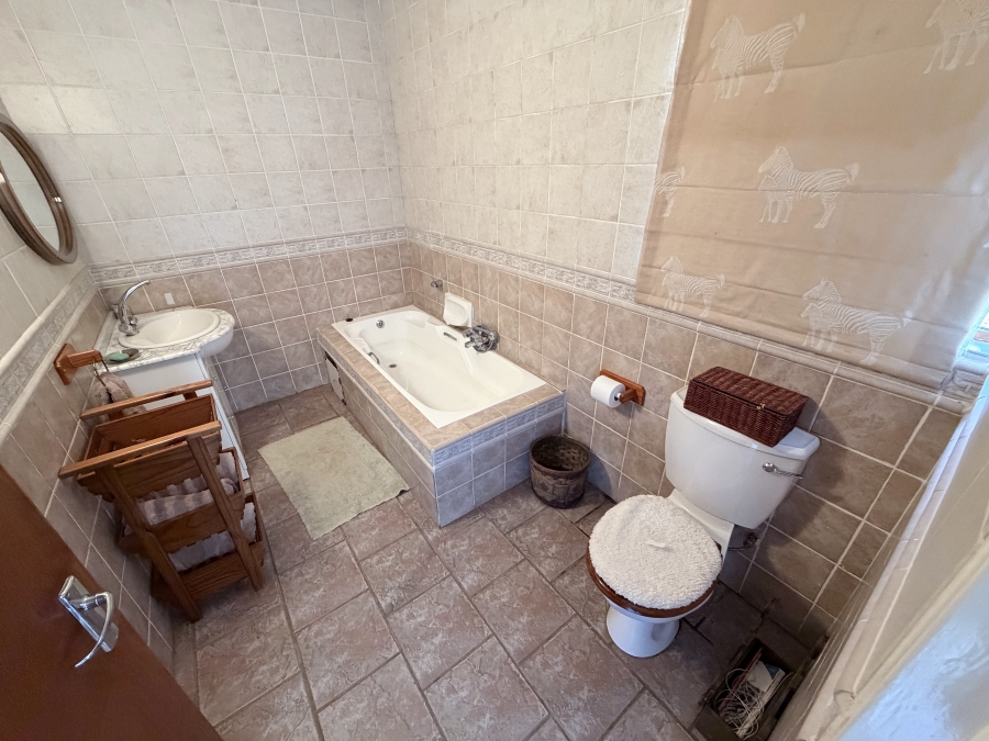 5 Bedroom Property for Sale in Rooiberg Limpopo