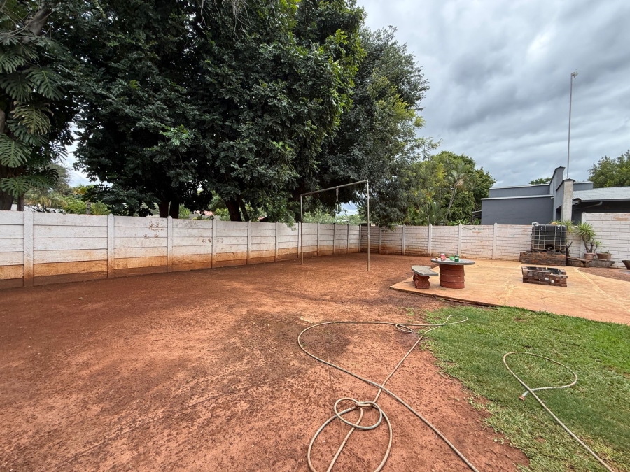 5 Bedroom Property for Sale in Trim Park Limpopo