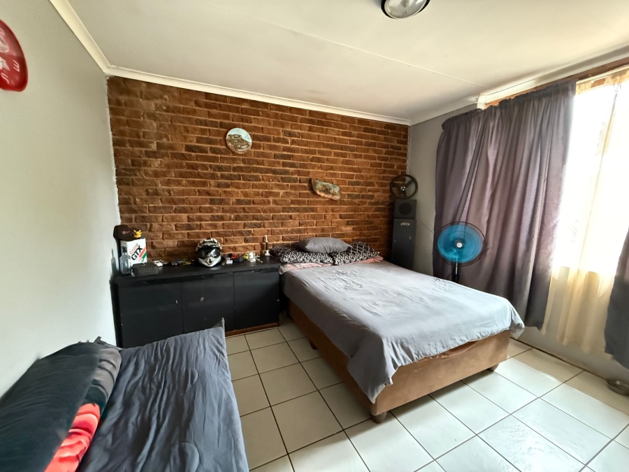 5 Bedroom Property for Sale in Trim Park Limpopo
