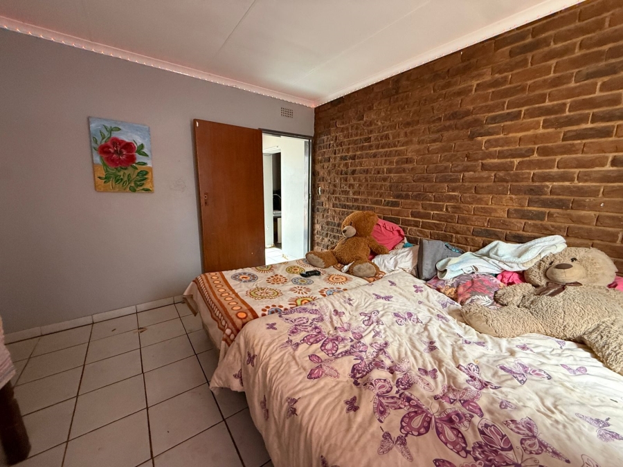 5 Bedroom Property for Sale in Trim Park Limpopo