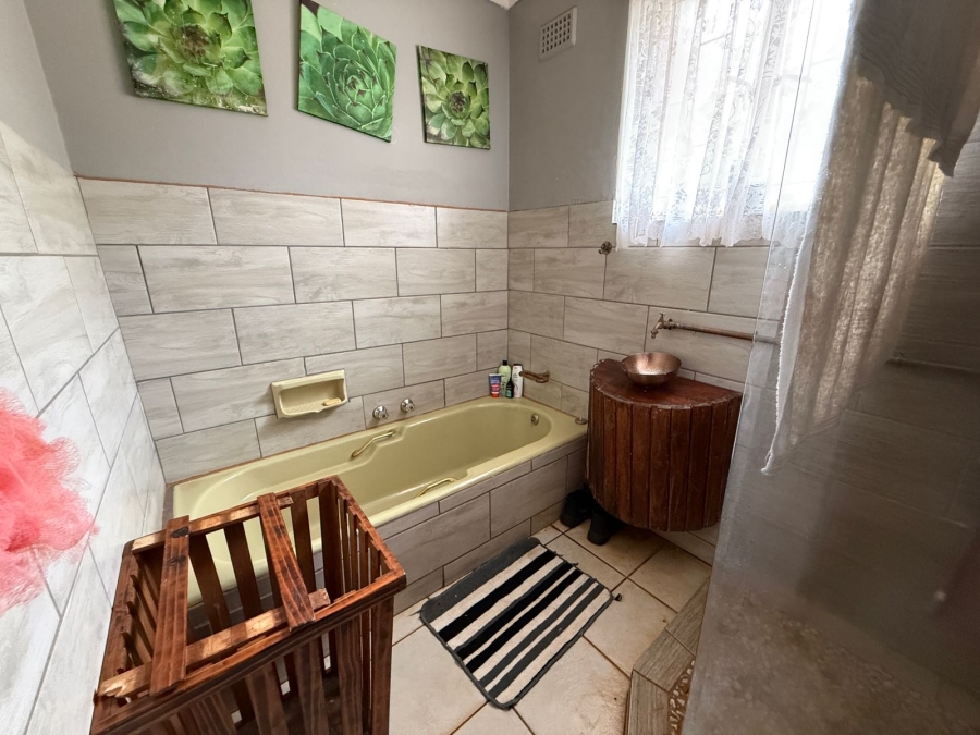 5 Bedroom Property for Sale in Trim Park Limpopo