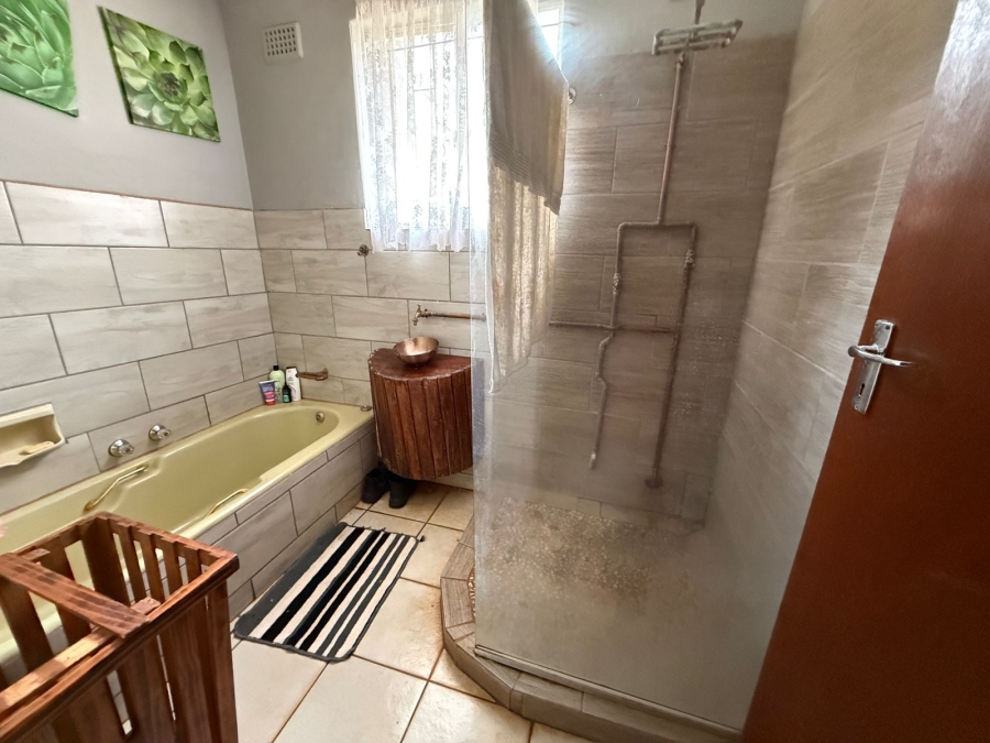 5 Bedroom Property for Sale in Trim Park Limpopo