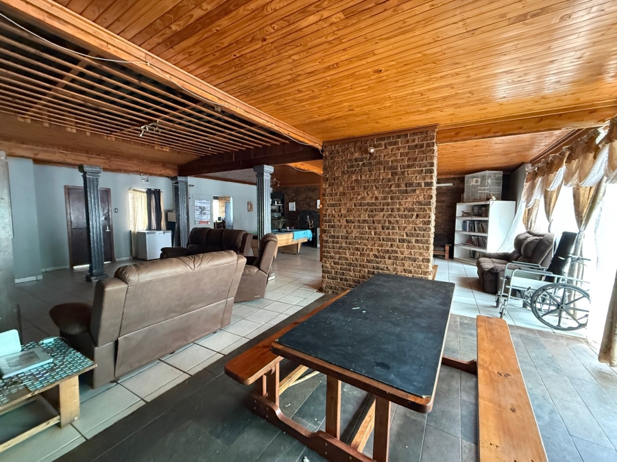 5 Bedroom Property for Sale in Trim Park Limpopo