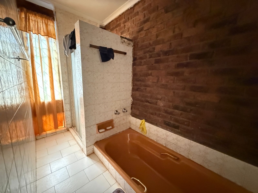 5 Bedroom Property for Sale in Trim Park Limpopo