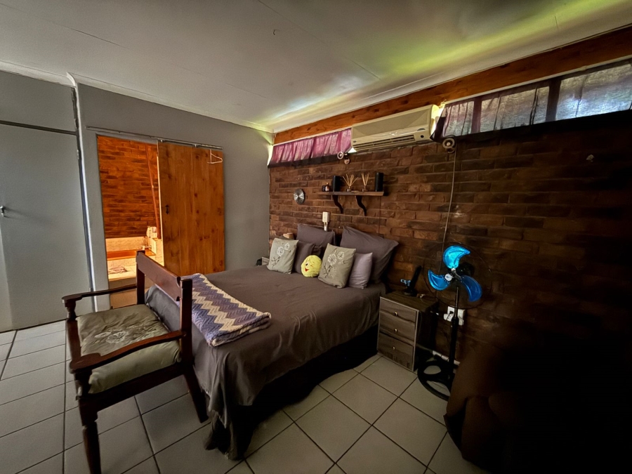 5 Bedroom Property for Sale in Trim Park Limpopo